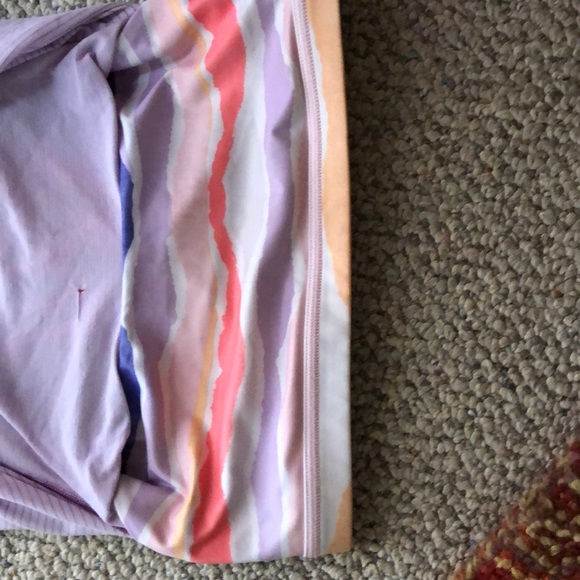 Lulu lemon tangtop, with built in sports bra - Picture 3 of 5